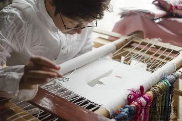 当电竞遇上苏绣：《坦克世界》国际冠军赛织就文化交融新篇章(图2)